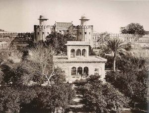 The Alamgiri Gate and Hazuri Bagh gardens, 1870, built by Ranjit Singh to celebrate the capture of the Koh-i-Noor Diamond 
